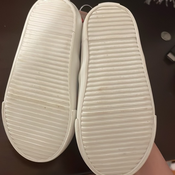 NWT old navy toddler size 6 strawberry slip on shoes. - Picture 2 of 3